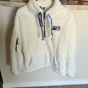 NEW BALANCE HOODIE